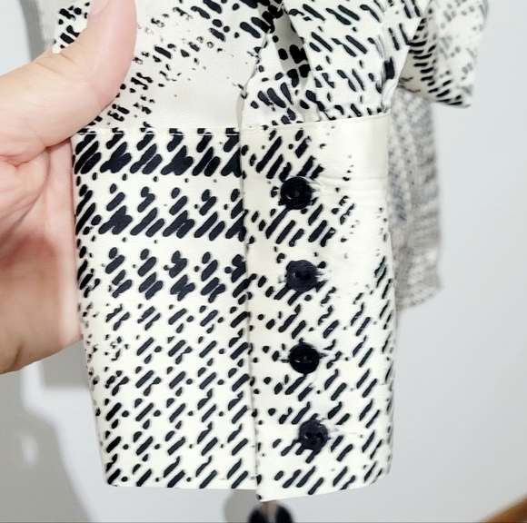 Worthington Women’s Button Down Blouse Size Large Black White Houndstooth Print - Picture 4 of 13